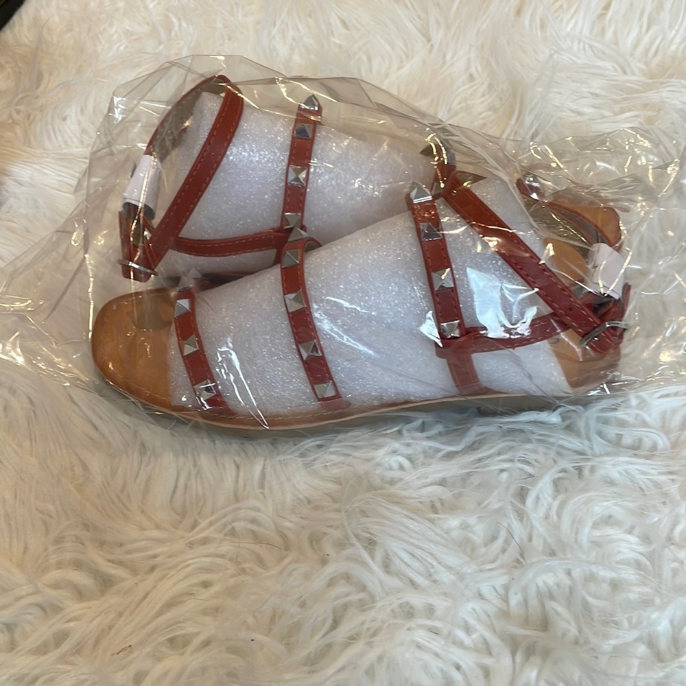 NWT Soda strapped sandals